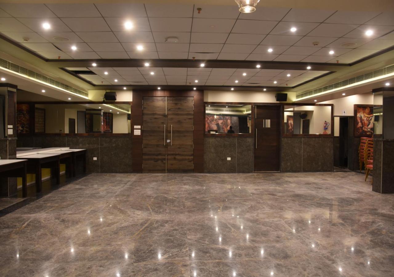 Hotel Shanti Vilas Baran Екстериор снимка
