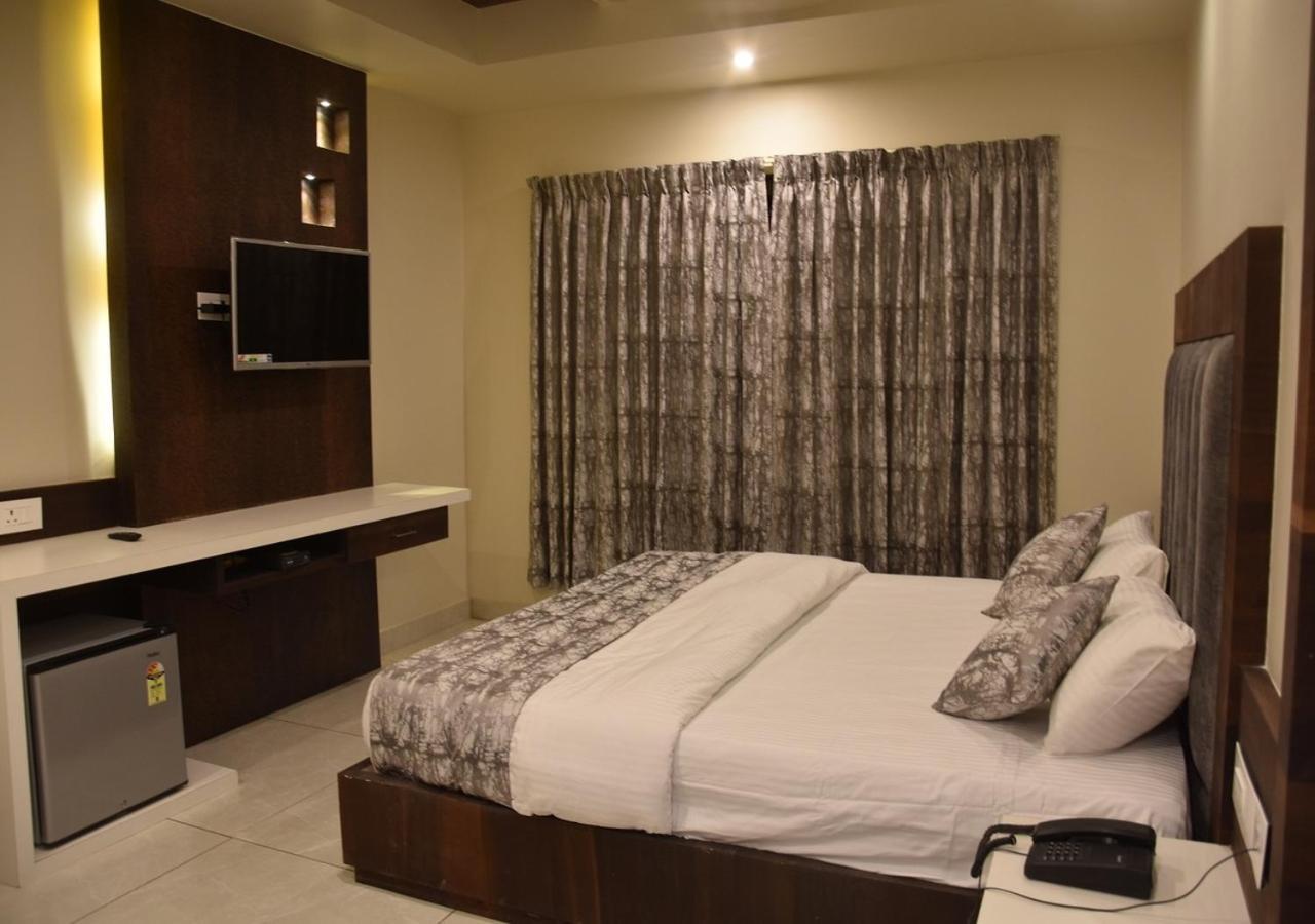 Hotel Shanti Vilas Baran Екстериор снимка