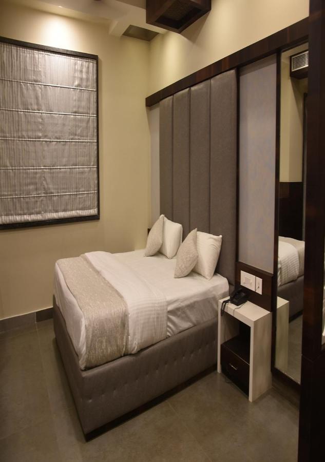 Hotel Shanti Vilas Baran Екстериор снимка