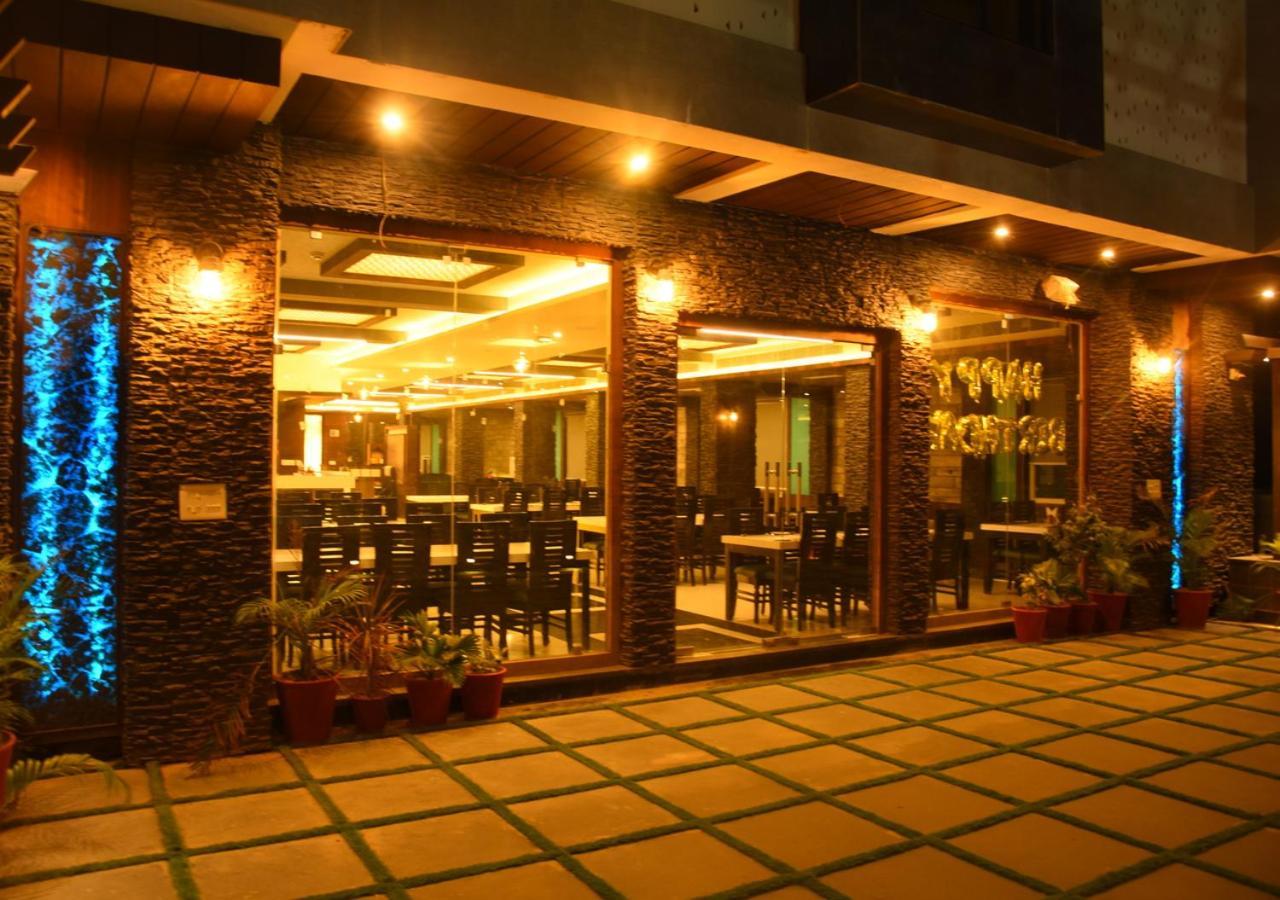 Hotel Shanti Vilas Baran Екстериор снимка