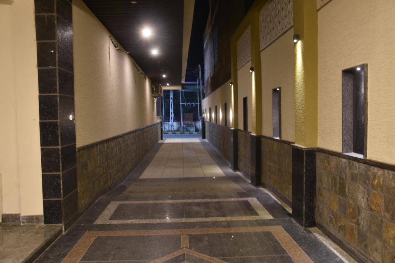 Hotel Shanti Vilas Baran Екстериор снимка